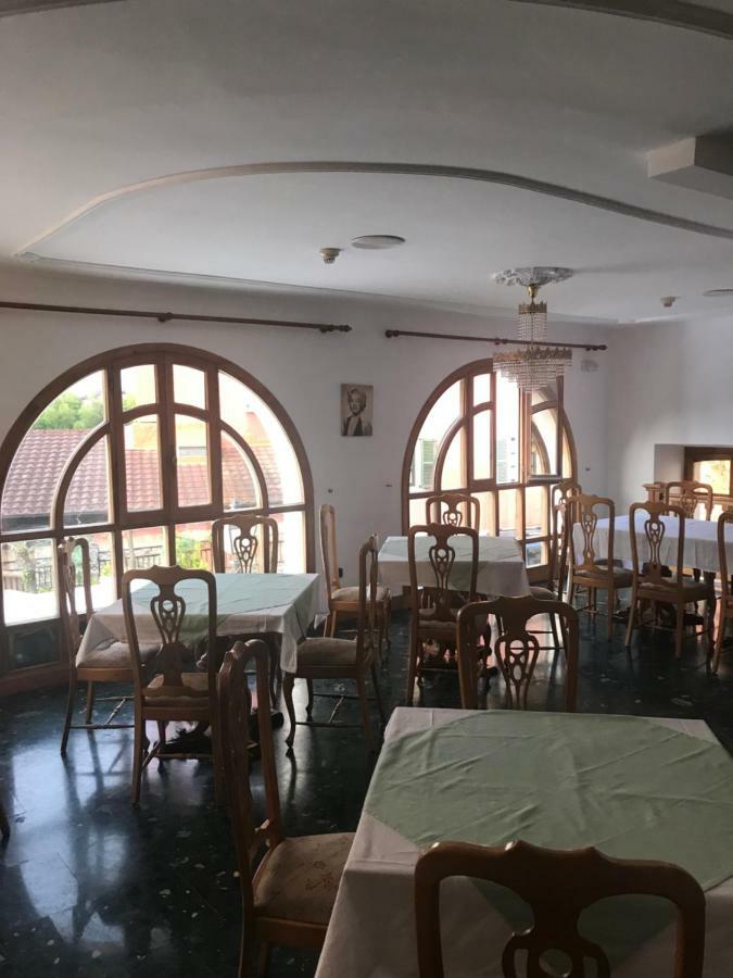 Hostal Ansonea Bera  Exterior photo